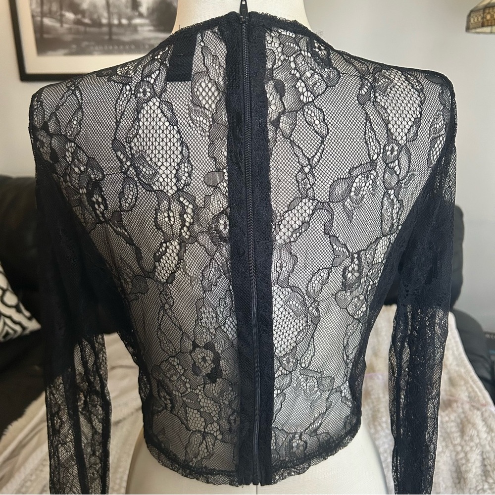 Black Lace Floral Crop Top - Picture 3 of 10